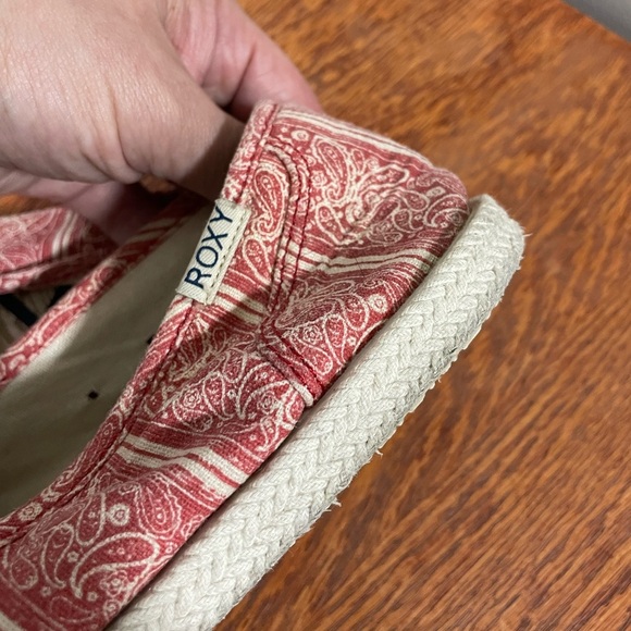 ROXY- Minnow Slip-On Shoes - Picture 3 of 5